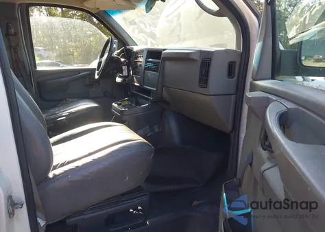 2006 Chevrolet Express Work Van z USA, uszkodzony, nr VIN 1GCFG15X161151966